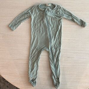 Kyte Baby 6-12 month green pjs